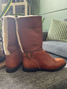 Timberland Tan/Brown Leather Shearling Boot with Buckle